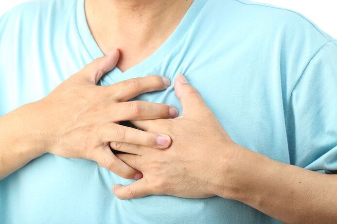 درد در ناحیه جناغ سینه همراه با پوکی استخوان