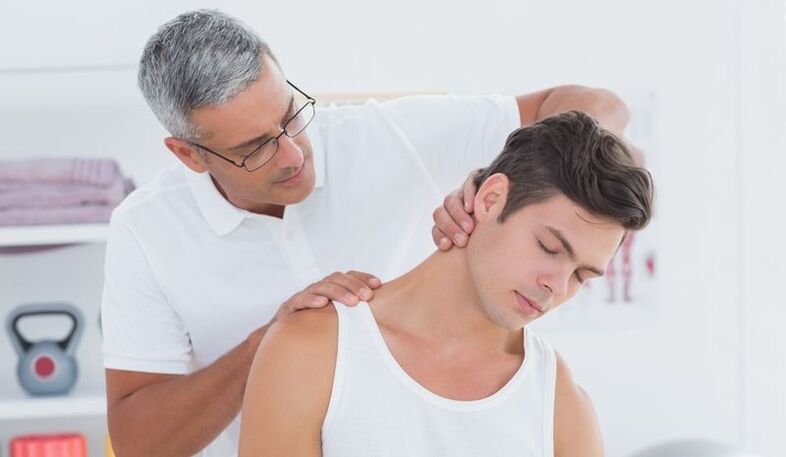 معاینه توسط متخصص
